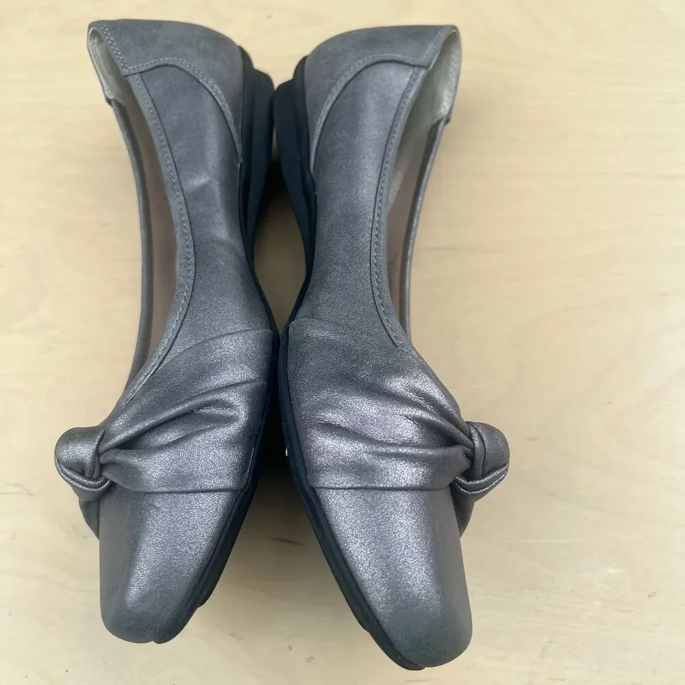 Cliffs brown metallic flats w comfort insole Size 11